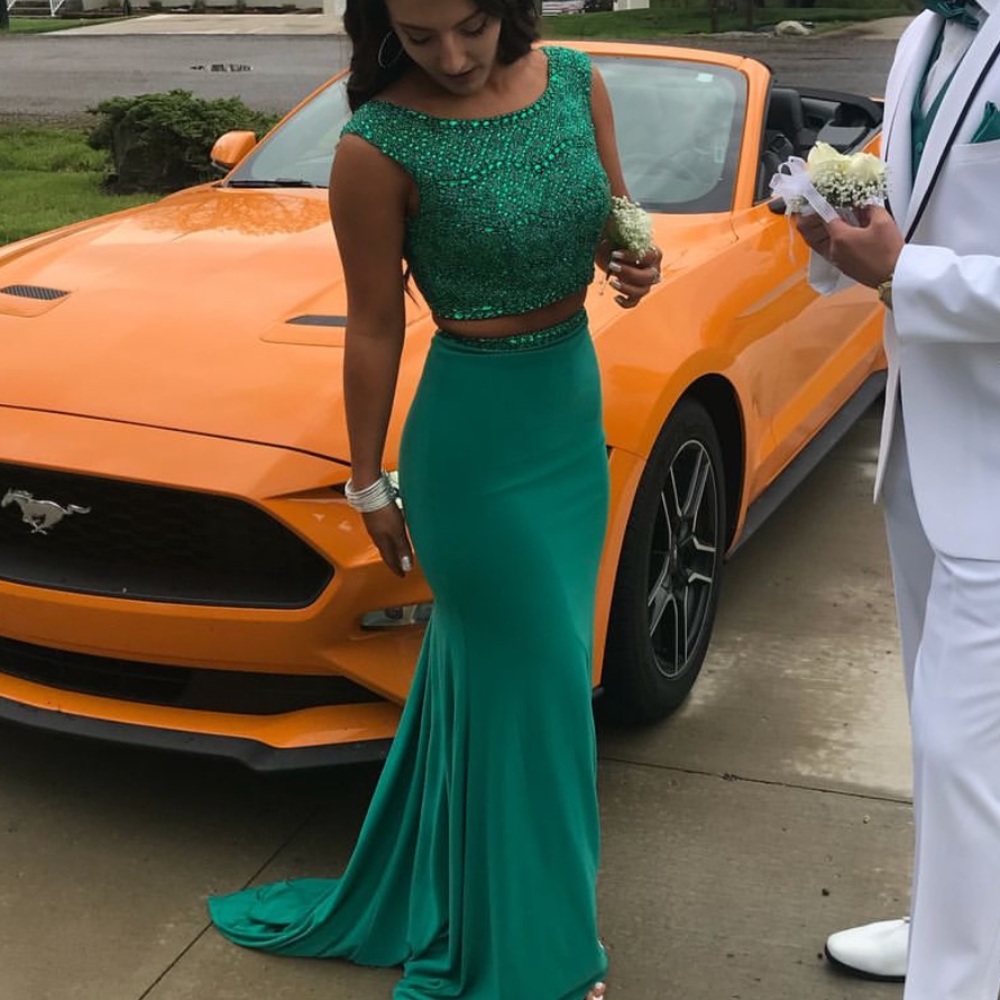 GORGEOUS SHERRI HILL PROM DRESS